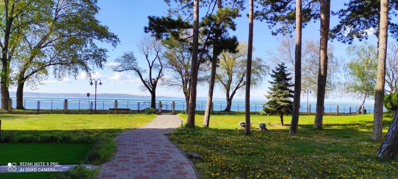 Onebeach Apartman Siofok Exterior photo